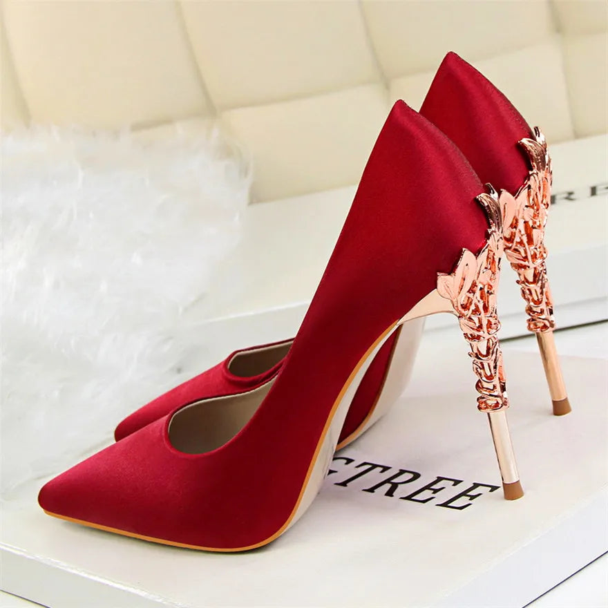 2025 novo elegante metal esculpido salto feminino bombas de seda sólida apontou toe rasa moda salto alto 10cm feminino vestido de casamento sapatos