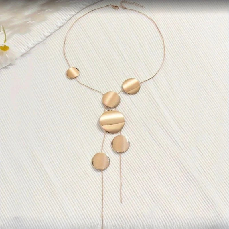 Moda na europa e nos estados unidos temperamento grande peça redonda colar longo personalidade feminina simples clavícula corrente