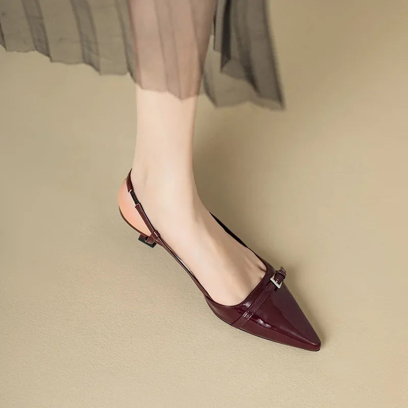 2024 novo verão vinho francês vermelho apontou couro de patente sandálias de salto médio para mulheres retro salto magro volta sapatos vazios