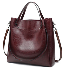Bolsa Feminina em Couro Genuino - Amara Viturino