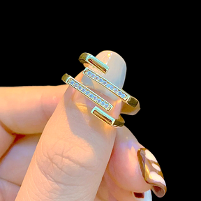 Anel Feminino Ajustável Paralelas Vazado com Zircônias