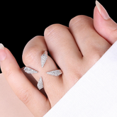 Anel Ajustável Feminino Garras de Águia e Zircônias