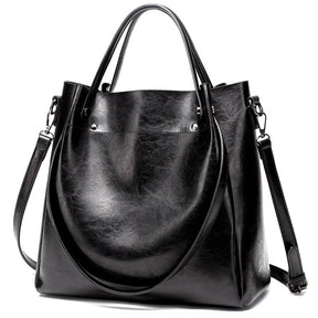 Bolsa Feminina em Couro Genuino - Amara Viturino