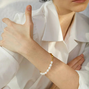 Pulseira Feminina com Pérolas Barrocas