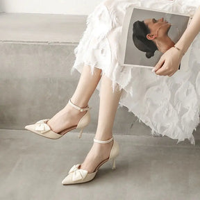 Salto médio sapatos femininos tendência dedo do pé apontado borboleta stilettos elegante vestido casamentos festa de noiva branco designer