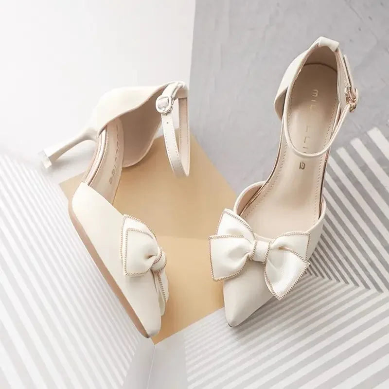 Salto médio sapatos femininos tendência dedo do pé apontado borboleta stilettos elegante vestido casamentos festa de noiva branco designer