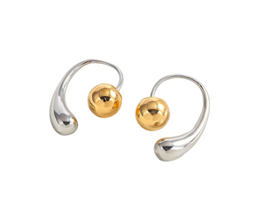 Brinco Meia Argola Feminino Vírgula com Bolinha