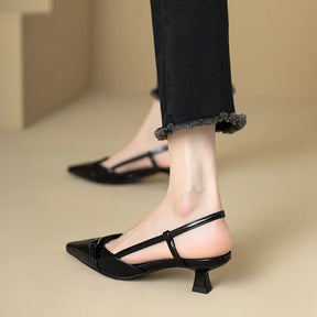 2024 novo verão vinho francês vermelho apontou couro de patente sandálias de salto médio para mulheres retro salto magro volta sapatos vazios