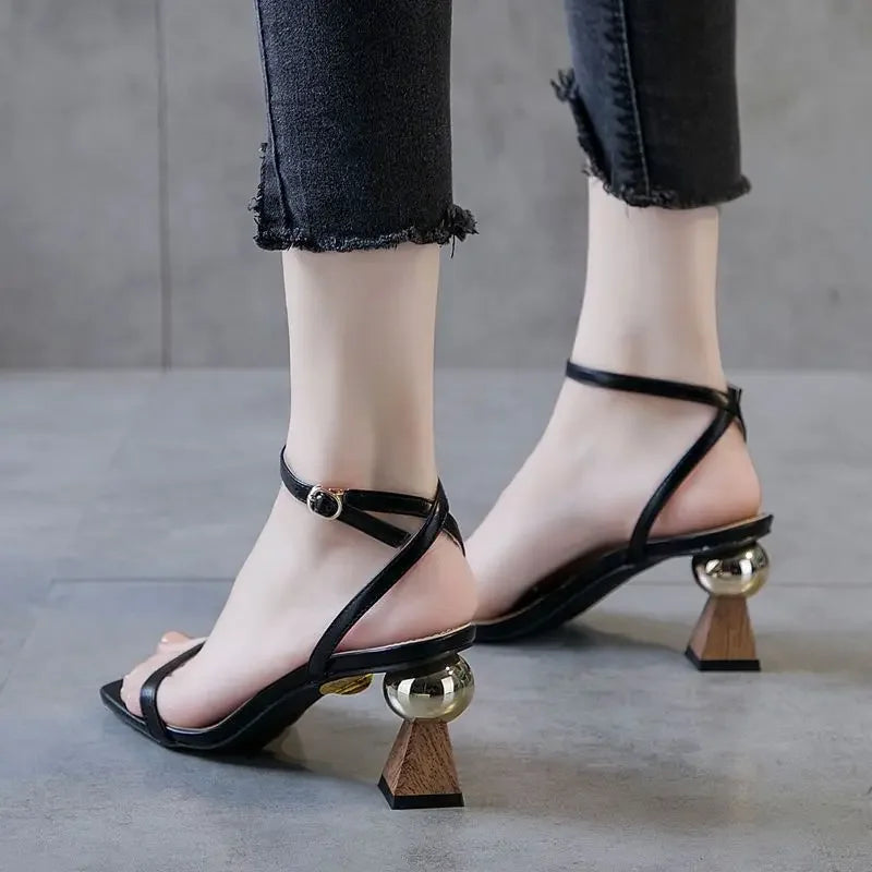 Sandálias de verão da moda feminina salto alto cabeça quadrada estilo fada ao ar livre sapatos vestíveis material de poliuretano confortável
