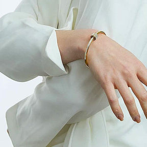 Bracelete Feminino Cravejado de Zircônias