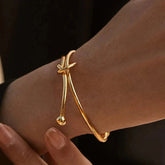 Pulseira Dura Feminina Laço com Esferas