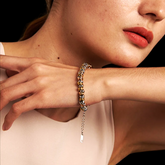 Pulseira Feminina com Elos Entrelaçados