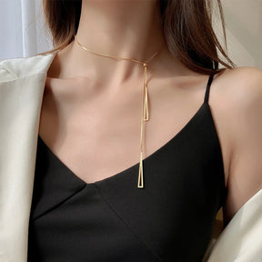 Colar Feminino Comprido Ajustável com Pingente Triângulos