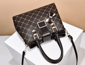 Bolsa Feminina em Couro Genuino - Astonini