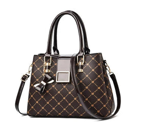 Bolsa Feminina em Couro Genuino - Astonini