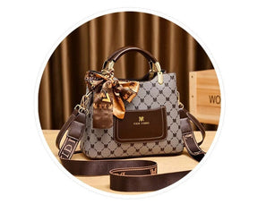 Bolsa Feminina em Couro Genuino - Kelly Mili