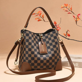 Bolsa Feminina em Couro Genuino - Santini Luvi