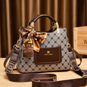 Bolsa Feminina em Couro Genuino - Kelly Mili