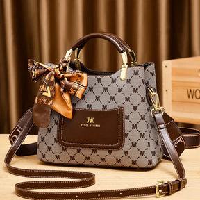 Bolsa Feminina em Couro Genuino - Kelly Mili