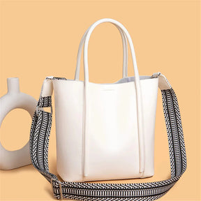 Bolsa Feminina em Couro Genuino - Levy Premium