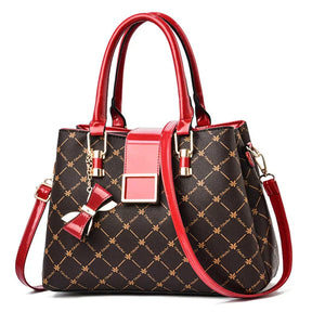 Bolsa Feminina em Couro Genuino - Astonini
