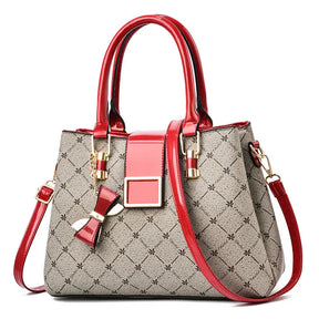 Bolsa Feminina em Couro Genuino - Astonini