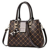 Bolsa Feminina em Couro Genuino - Astonini